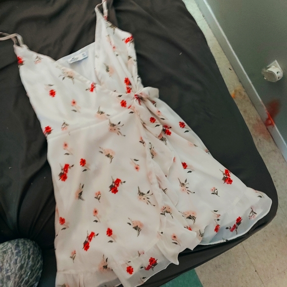 Dress - Picture 2 of 3